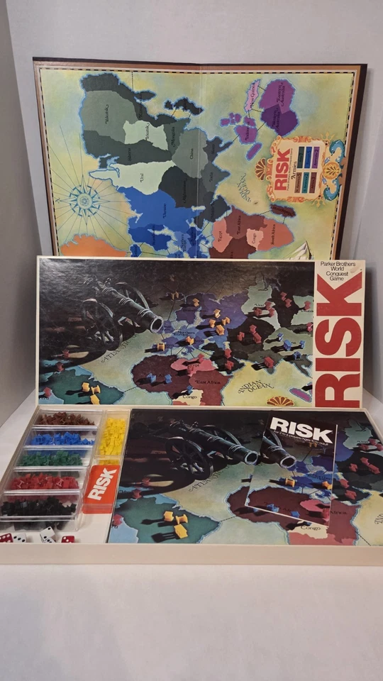 Vtg 1975 Risk Parker Brothers World Conquest Game  Complete, Rare Collectible  - Image 3 of 4