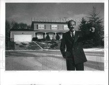 1989 Press Photo Author William Dear at the scene of Dean Milo murder