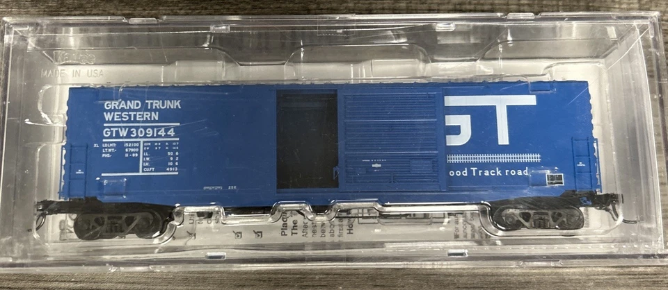Kadee Cars HO Scale #6405 50’ PS-1 Boxcar 10’ Door Grand Trunk Western  NIB - Image 2 of 4