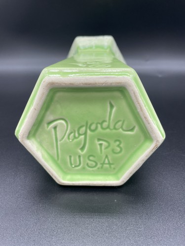 HULL USA VASE PAGODA P3 AMERICAN CHINESE SCRIPT GREEN USA POTTERY VINTAGE - Picture 6 of 8