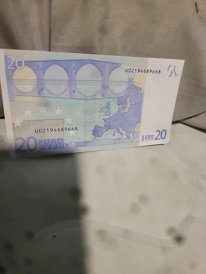 20 Euro Bank Note 2002 Twenty Euros EUROPEAN UNION (U02194689668) Crisp - Image 4 of 4