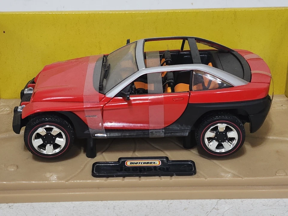 Matchbox Jeep Jeepster Concept Car Red Diecast 1/18 Scale Motor Trend - Image 2 of 4