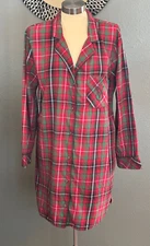VICTORIAS SECRET Womens M Pajama Shirt Red Green Black Sleep Night Cozy Holidays