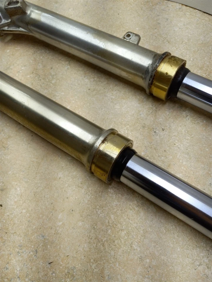 Juego de pares de horquillas delanteras buenas Yamaha 250 DT DT250 ENDURO 1979 JAP AP-171 Foto 3 de 4