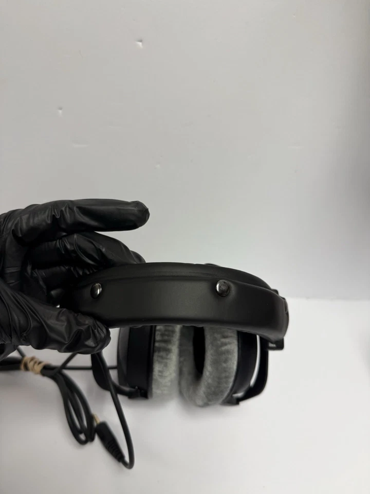 Official Beyerdynamic DT 770 Pro Studio Headphones - 32 OHM Tested Great Shape - Image 4 of 4