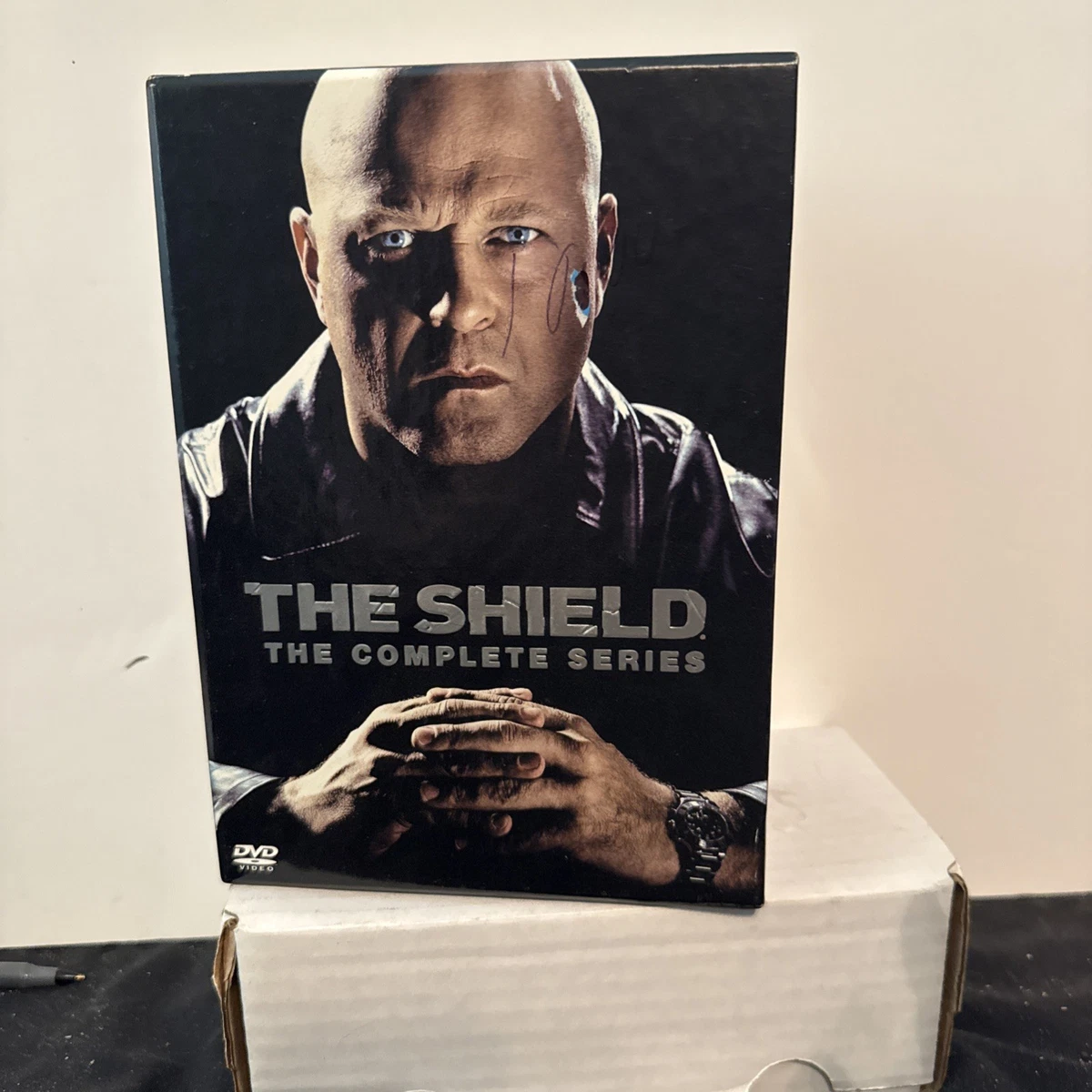 その他 Shield: Complete Series/ [DVD] [Import] wyw801m Amazon.com: The Shield - The Complete Series : Catherine Dent