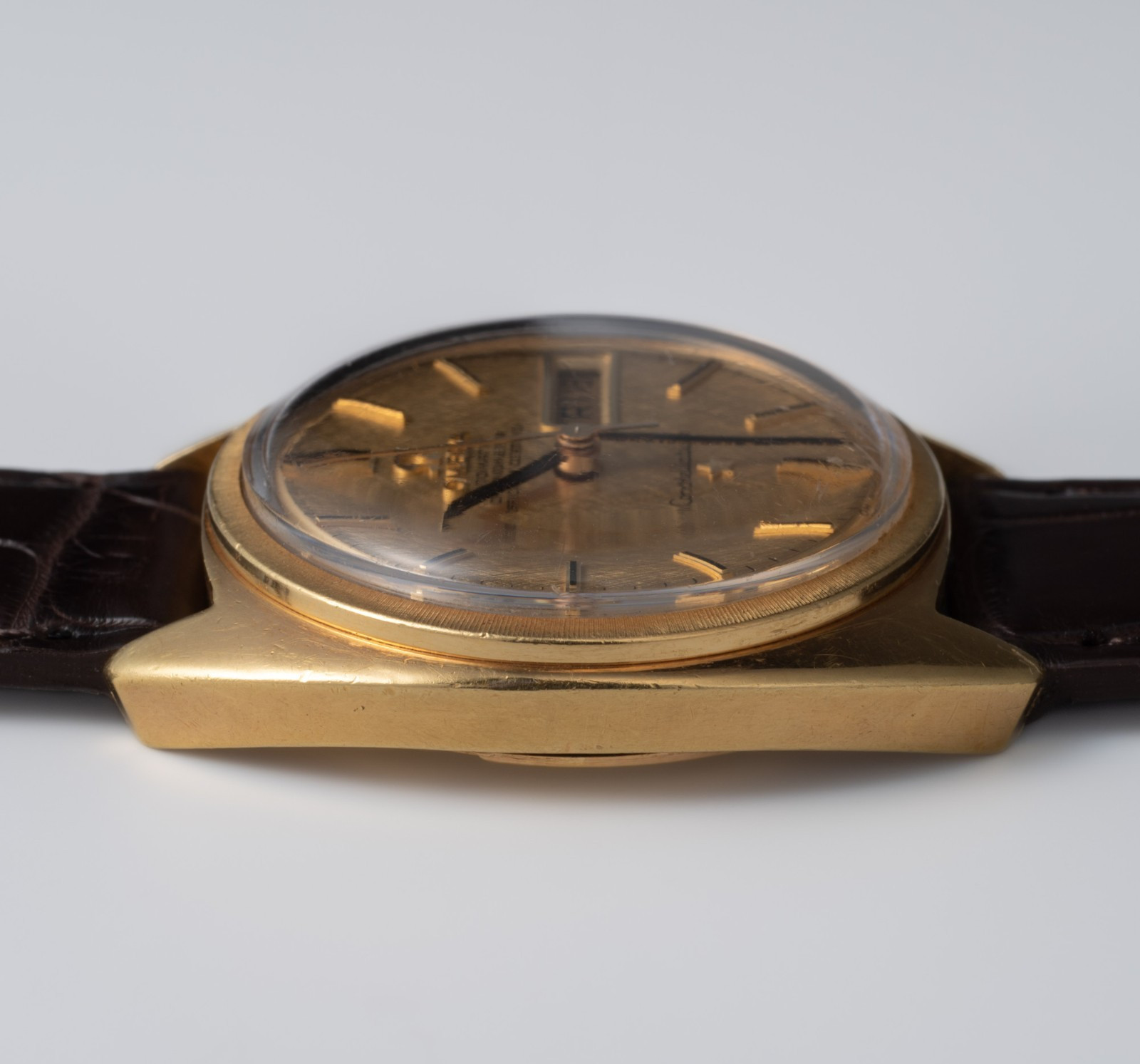 Vintage Omega Constellation C-Line Early Model 18K Yellow Gold 1968 (Part 2) image 4
