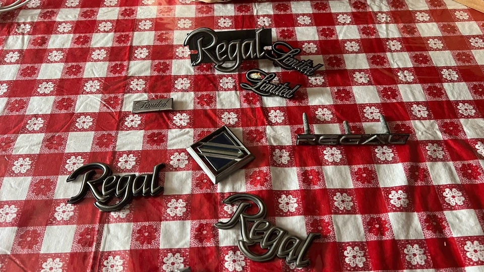 1984 别克富豪徽章 — 第 2/4 张图片