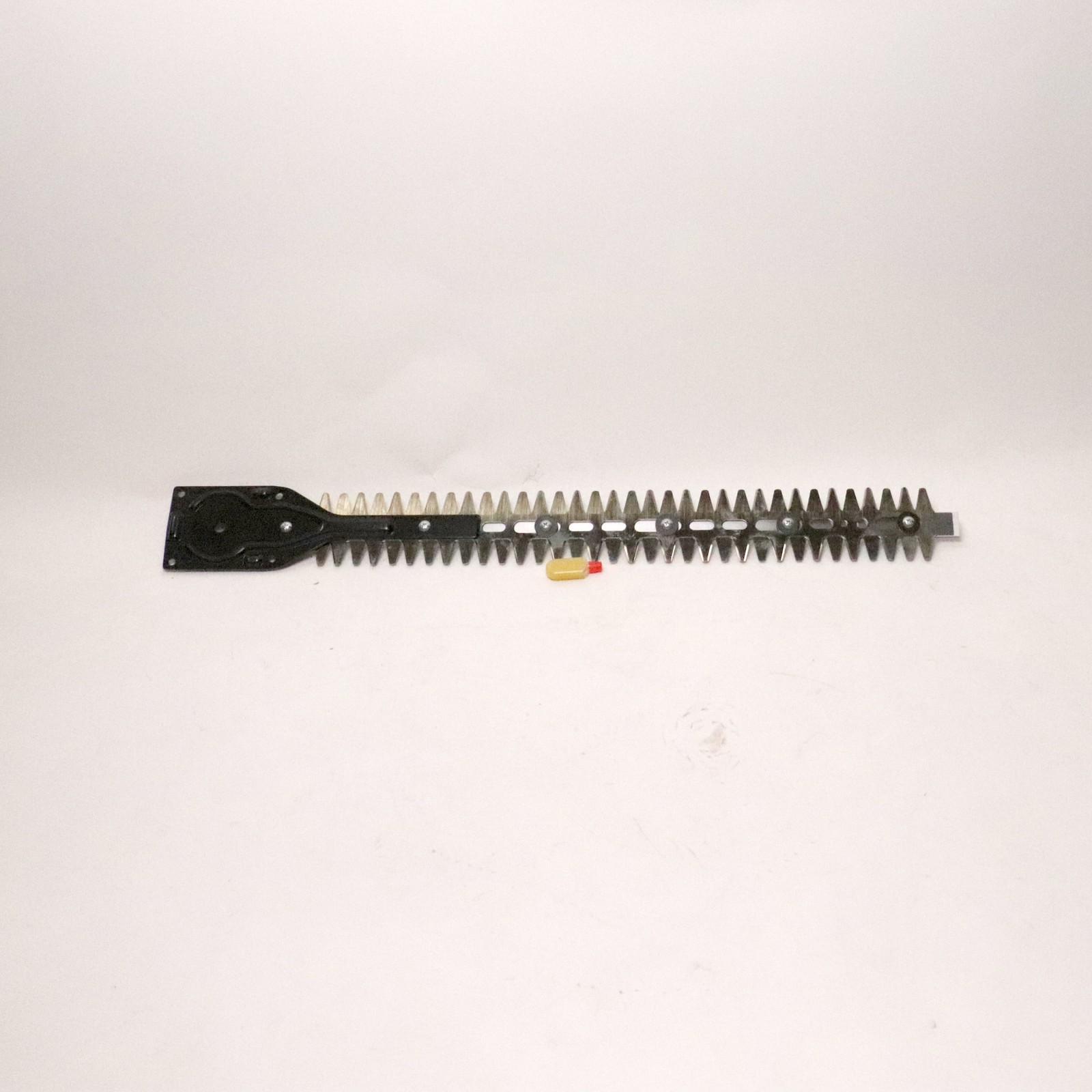 New Makita OEM 191P00-8 18" Hedge Trimmer Blade Assembly XNU05
