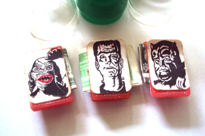 Vtg gumball charm Cracker Jack UNIVERSAL MONSTERS FRANKENSTEIN CREATURE WALLETS