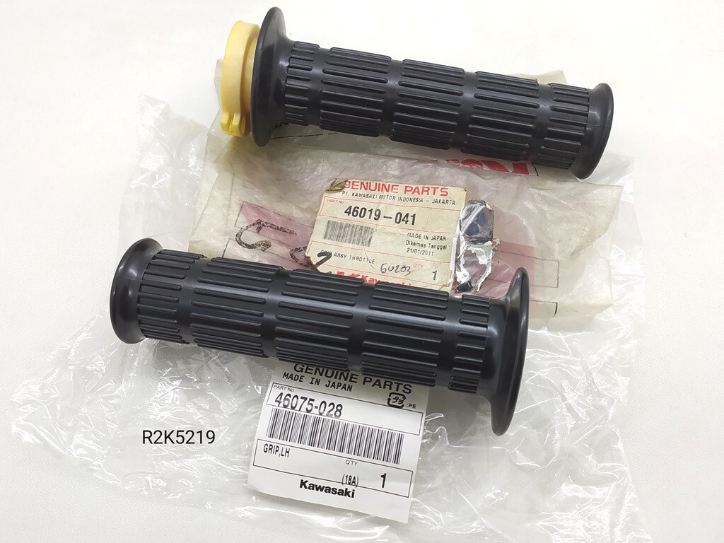 NOS OEM Kawasaki KH 400 500 S1 S3 H1 KZ200 KZ250 KZ900 Handgrip