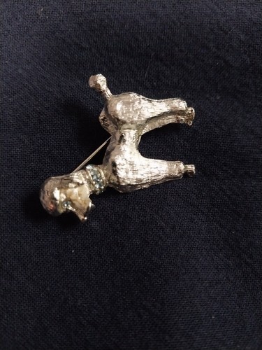 Spilla Barboncino Vintage Tono Argento Blu Strass Collare Cane Spilla Lunga *Leggi* - Foto 2 di 7