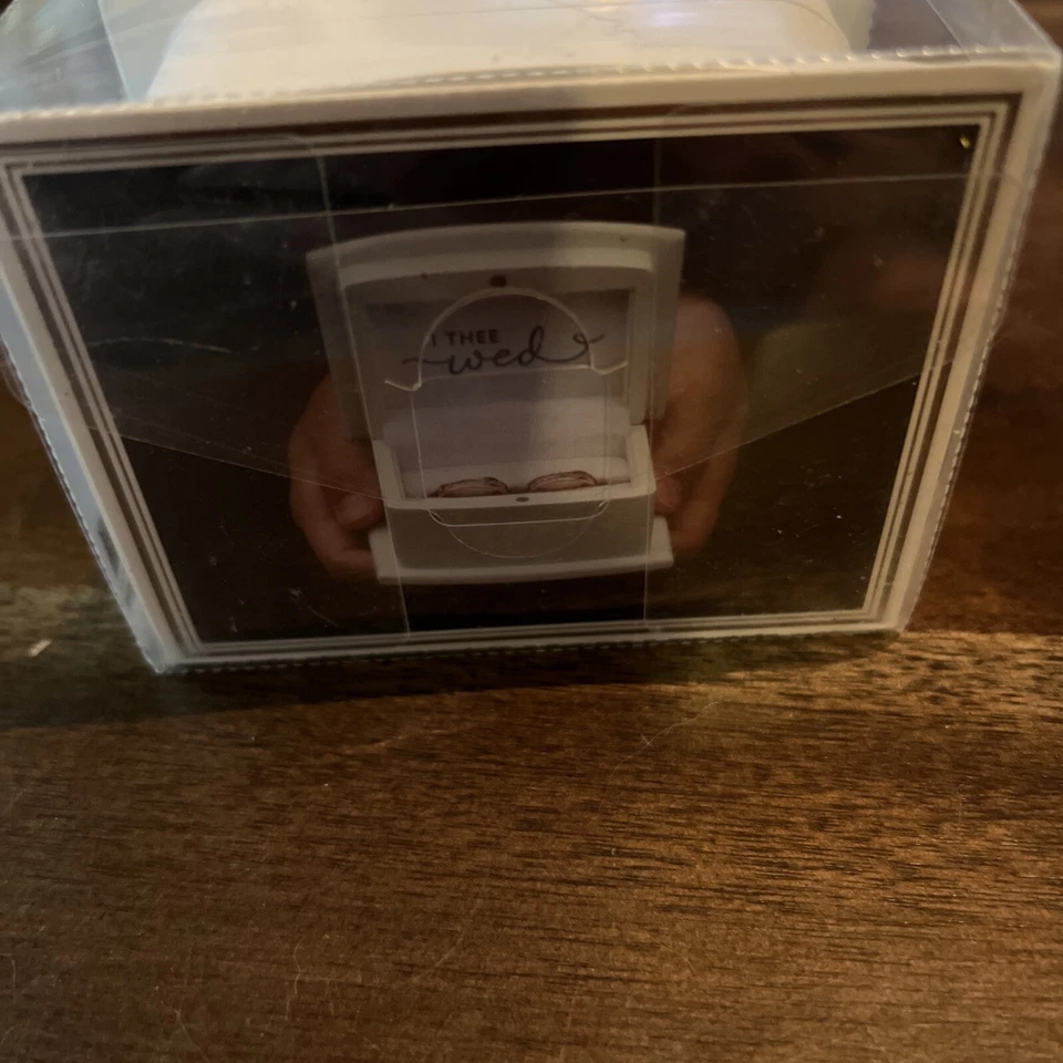 Caja portadora de anillos anillo de boda almohada alternativa Foto 2 de 4