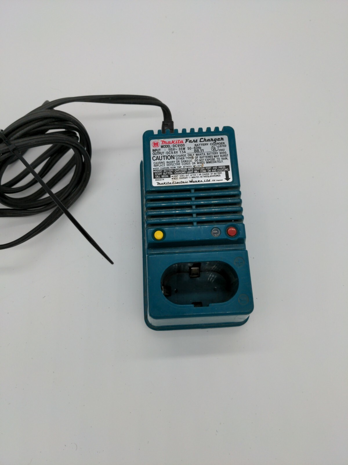 Makita Model DC9000 9.6V Battery 