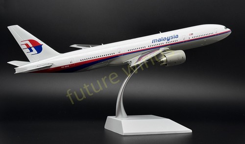 Modelo de avión fundido a presión 1:200 JC Wings* Malaysia Airlines B777-200ER 9M-MRB - Imagen 9 de 12