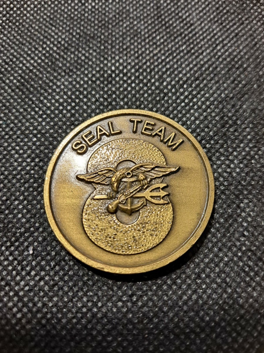 NAVY SEALs team 8 チャレンジコイン Naval Special Warfare Seal Team 8 / Eight Honest & Trustful