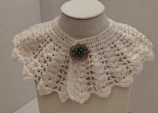Vtg Crocheted Ecru Lace Victorian Collar Handmade In USA 50s Turquoise Brooch