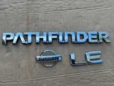 2001 Nissan Pathfinder Le Rear Gate Lid Emblem Logo Badge Symbol Used Oem 2