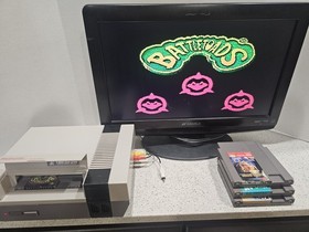 Nintendo NES Video Game Console W/ 4 Cartridges & 2 Controllers Retro Gaming