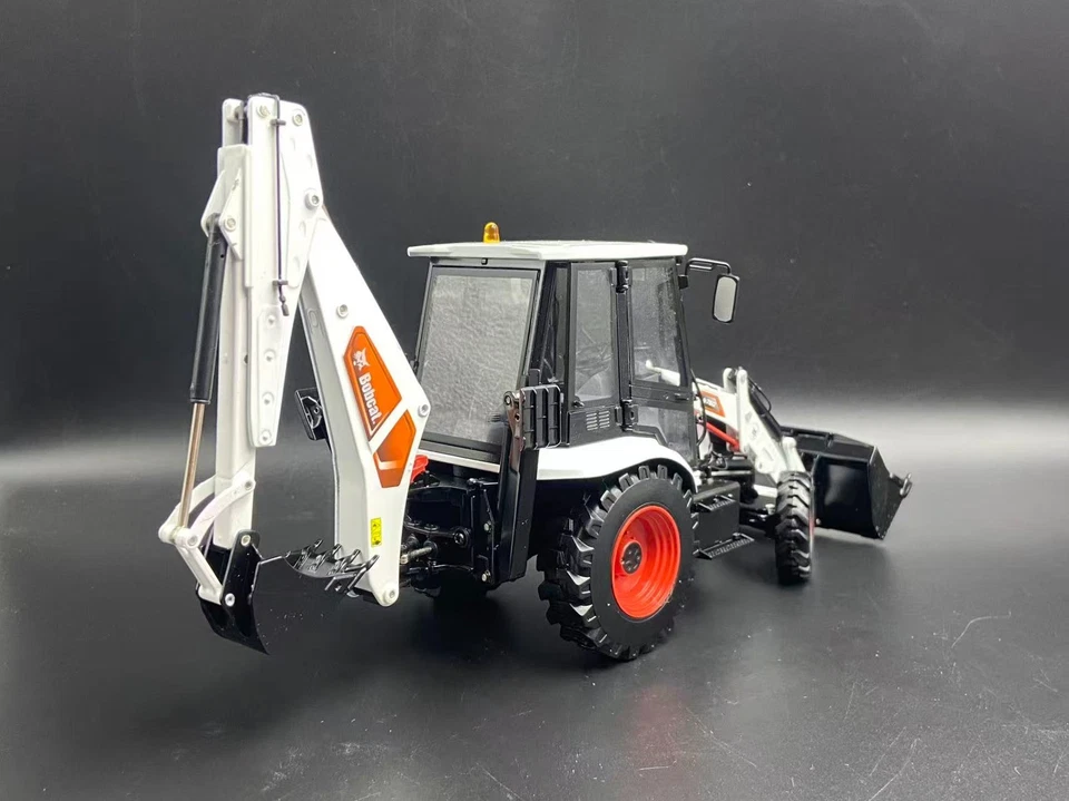 Bobcat 1:25 B760 Backhoe Loader/Skid-Steer Alloy Model - Image 3 of 4