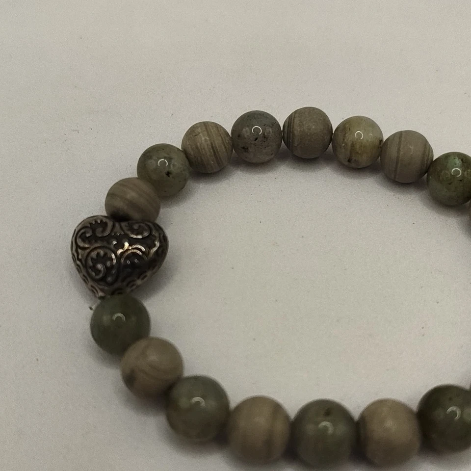 Brazalete elástico Brighton Stone gris y verde con cuentas 2 tonos plata corazón amor Foto 3 de 4