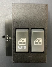 Standard Motor Products DS1431 NEW Door Power Window Switch Left  Made in USA