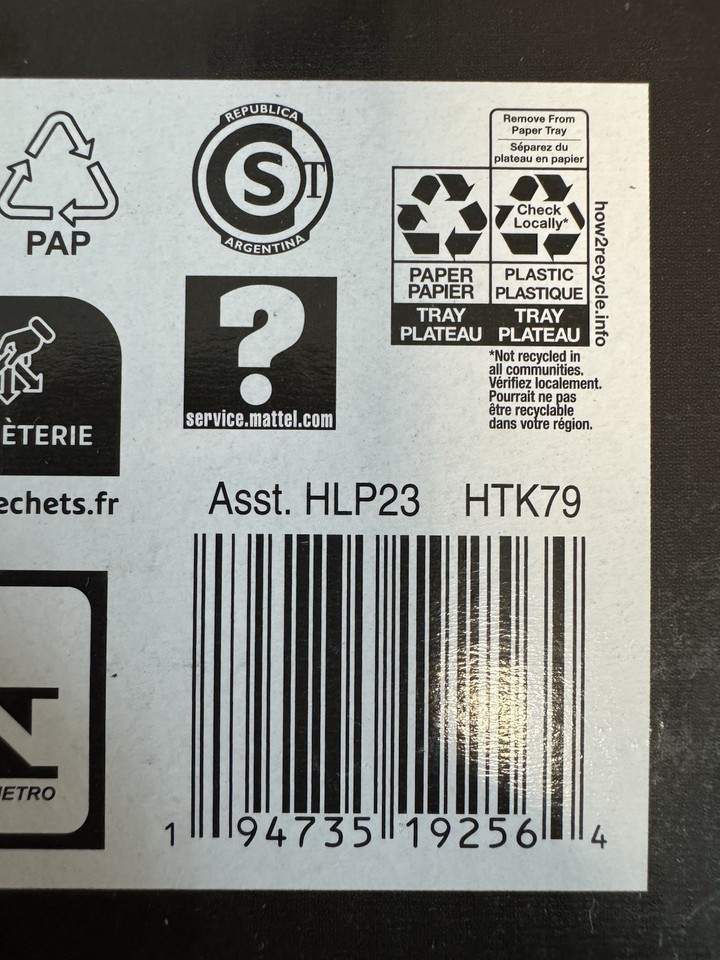 Jurassic World Gigantic Trackers Triceratops Dinosaur Action Figure Toy