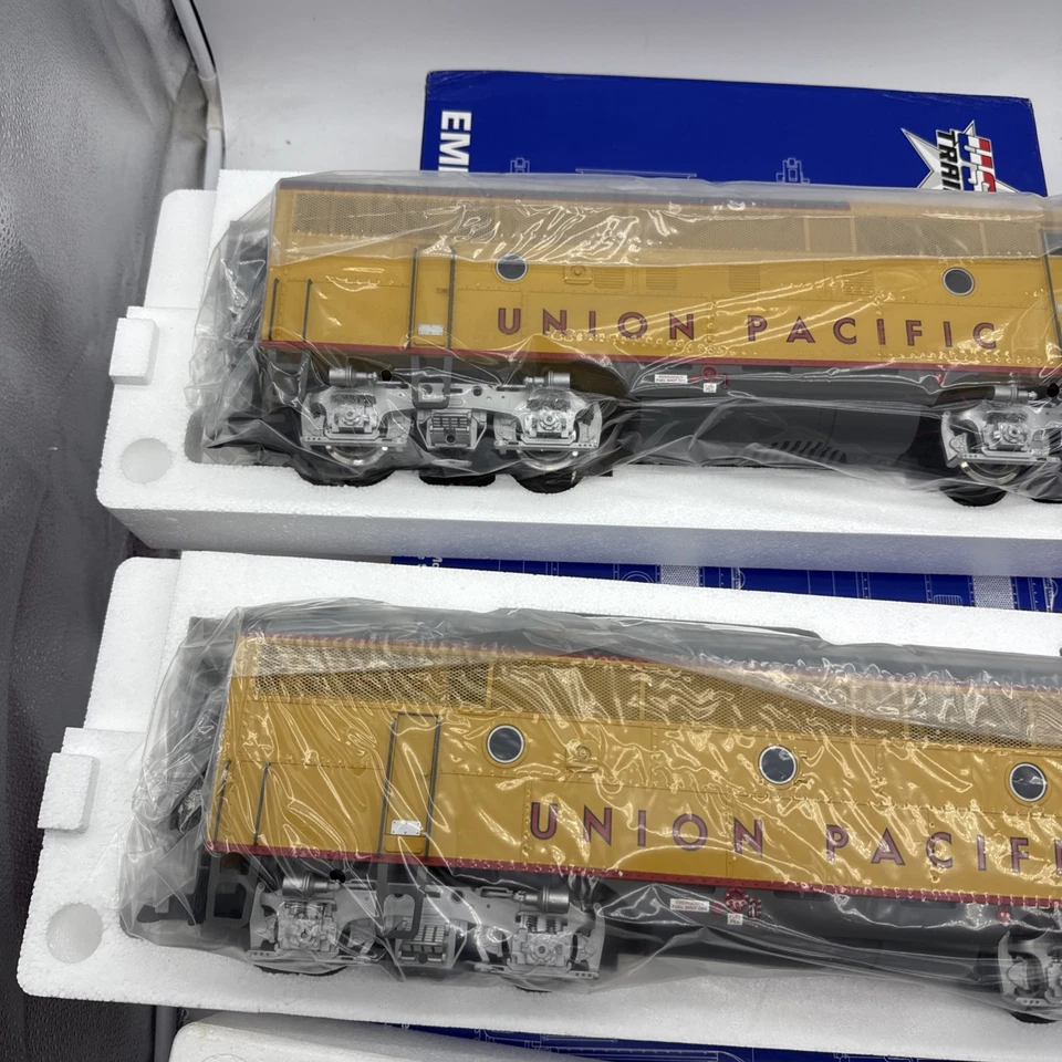 USA Trains Union Pacific 1457A/1457B G Gauge F3 AB Diesel Locomotive New - Image 4 of 4