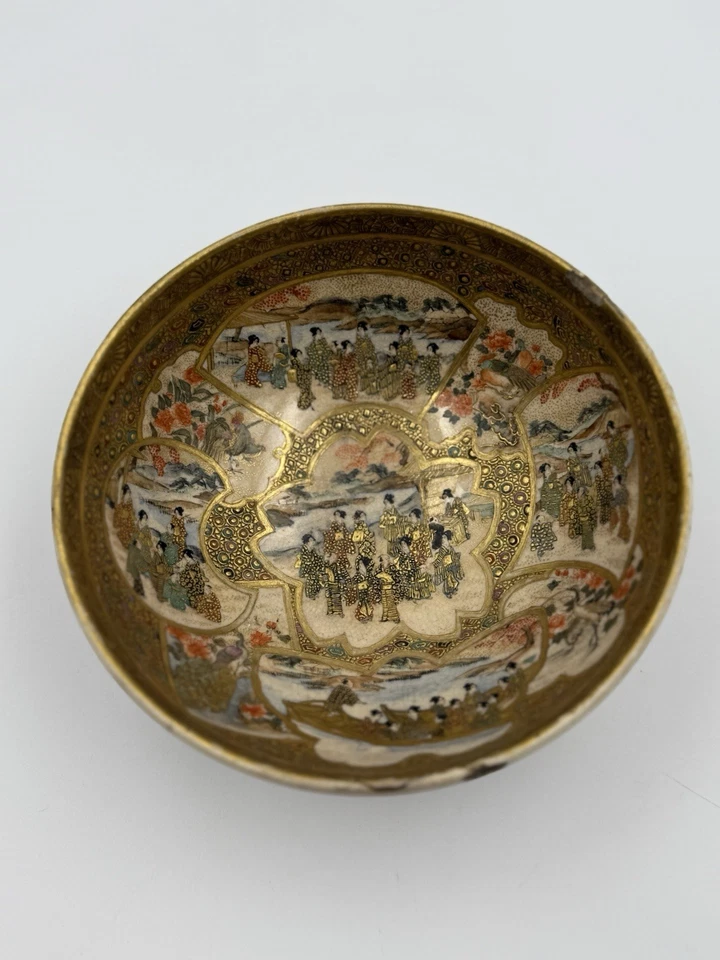 Antiguo cuenco japonés Satsuma Meiji Hododa figuras doradas finas y paneles florales Foto 2 de 4