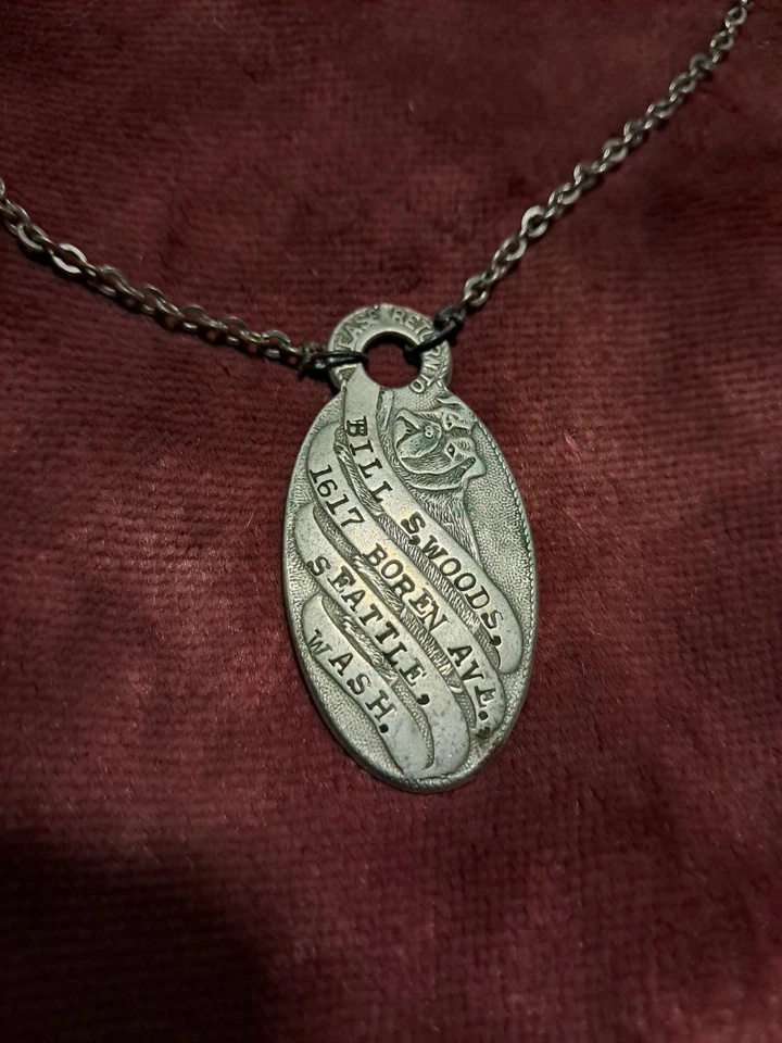 Antigua etiqueta de identificación grabada de Seattle • Bill S. Woods • Etiqueta de devolución de principios de 1900 • Perro Foto 3 de 4