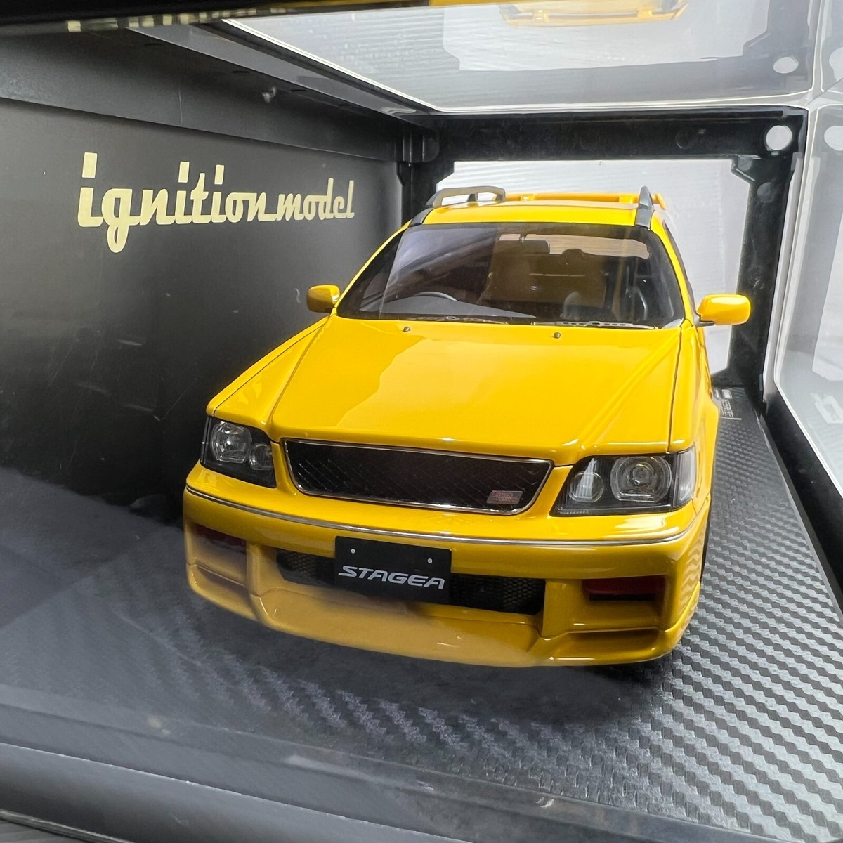 ignition model 1/18 ニッサン STAGEA 260RS ignition model 1/18 NISSAN STAGEA 260RS (WGNC34) Yellow