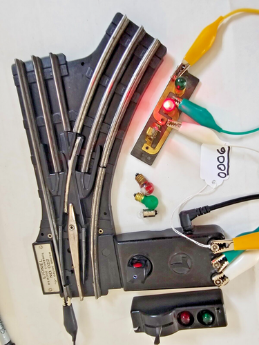 VINTAGE LIONEL NO 022 RIGHT HAND SWITCH & CONTROLLER LED BULB FIXED VOLT PLUG - Picture 3 of 19