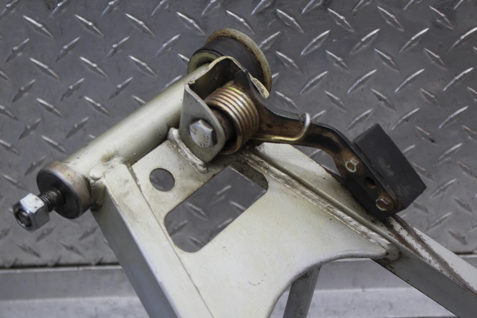 1997 YAMAHA RT180 SWINGARM FRAME OEM - Image 2 of 4