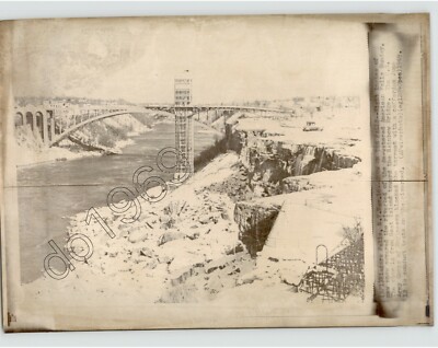 Snow Covered Landscape RAINBOW BRIDGE @ NIAGARA FALLS NY Winter 1969 Press Photo