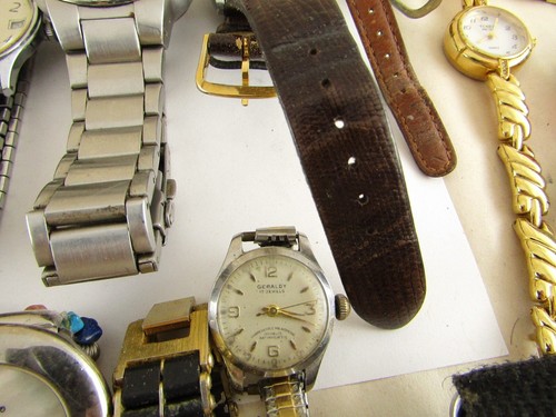 Vtg Watch Lot Of 74: Seiko, Benrus, Casio,Hellbro's,Guess,Timex,Citizen - Picture 11 of 24