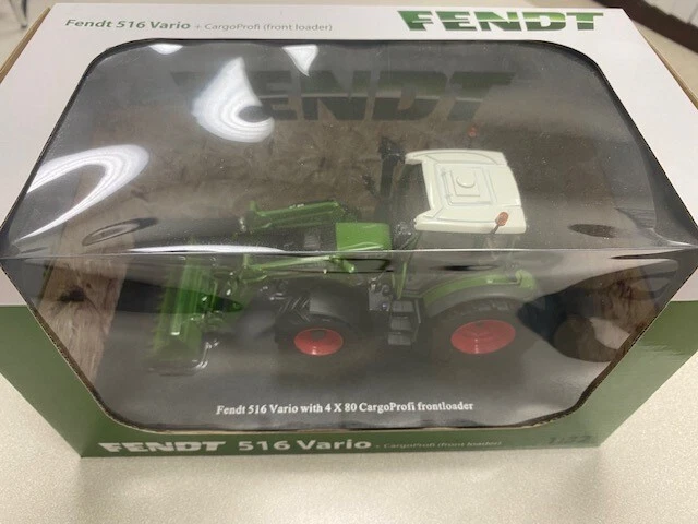 Universal Hobbies Fendt 516 Vario with Front Loader Tractor 1:32 Scale Diecast - Image 2 of 4