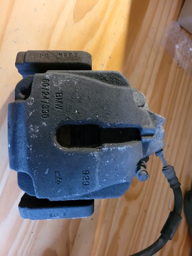 BMW 5er F10 F11 520d  Bremssattel vorne rechts 60/24/330