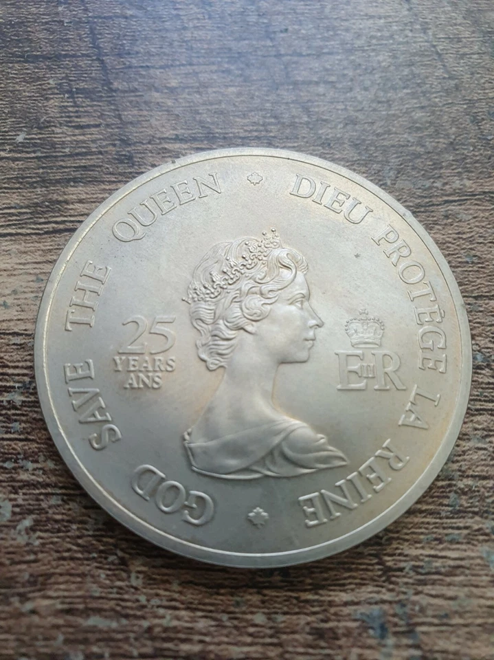 Canada. Medal commemorating the Silver Jubilee of the Reign of Queen Elizabeth I - image 2 of 2