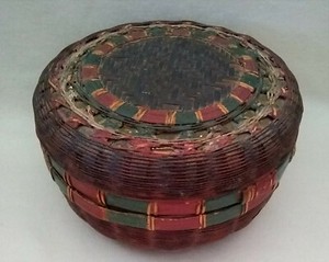 ANTIQUE CHINESE WOVEN WICKER W/LID LIDDED HAND PAINTED BAMBOO REED SEWING BASKET