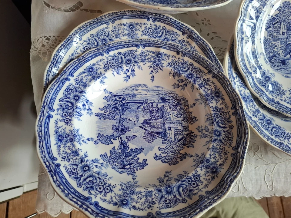 8 assiettes creuses K.g Lunéville modèle Toile de Jouy décor champetre bleu - Photo 2/4