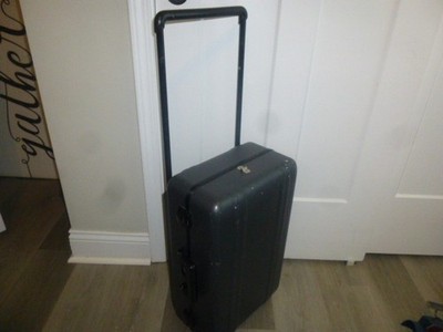 Vntg Zero Halliburton Aluminum Brief Case Dark Gray Carry On Zeroller 22x14x8