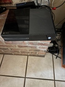 XBOX ONE Microsoft  500GB CONSOLE&nbsp;  Gaming System With Adapter