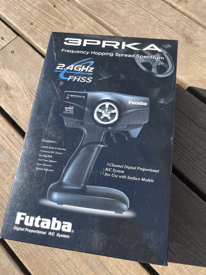 FUTABA 3PRKA 3 Channel RC Transmitter TX With R203GF Receiver RX FHSS FUTK3100 - Image 3 of 4