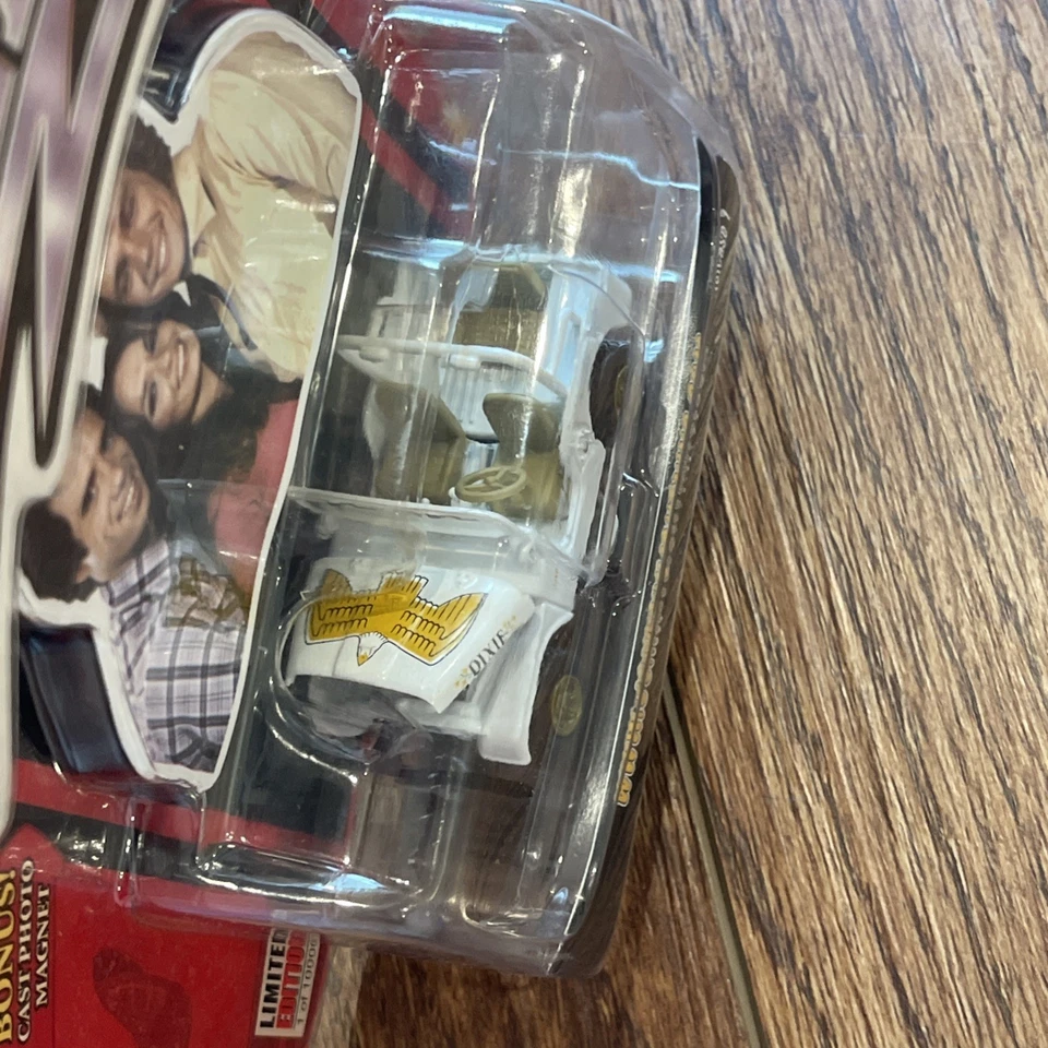 Johnny Lightning Dukes Of Hazzard DAISY'S JEEP CJ-5 R1 - Image 4 of 4