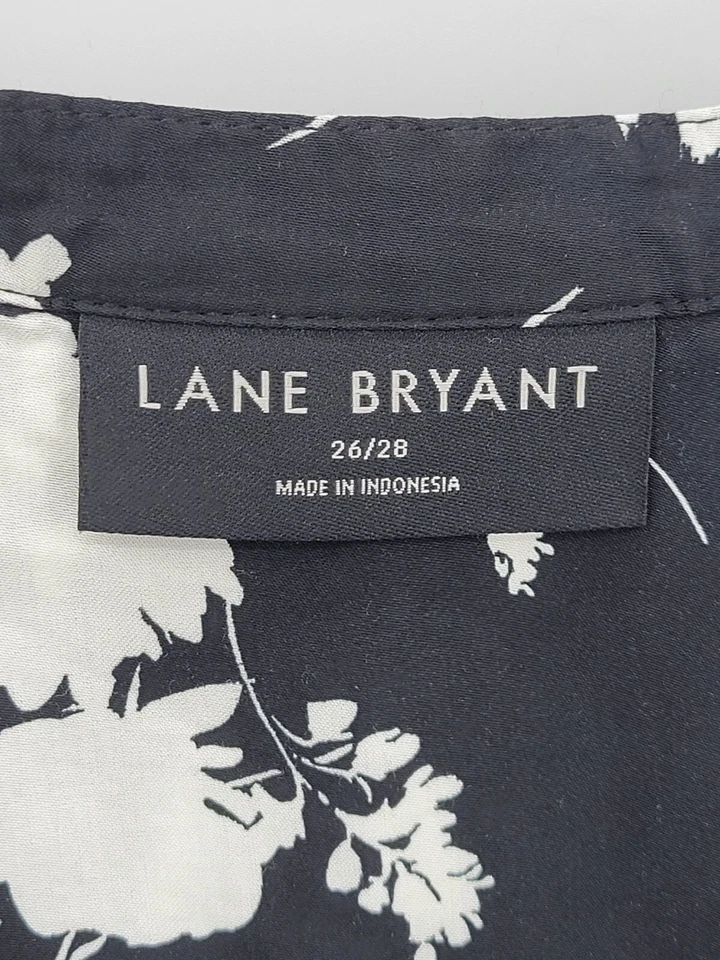 Blusa Lane Bryant Top Mujer Plus 26/28 Negra Blanca Floral Mate Satén Popover Foto 3 de 4