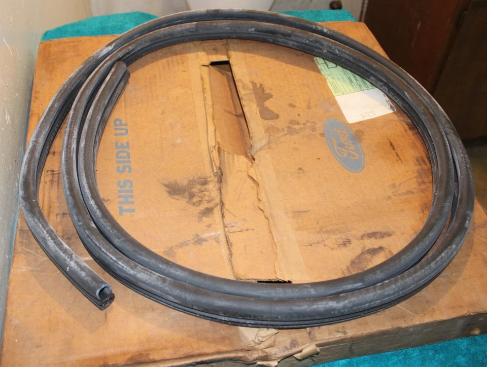 Ford EXP Mercury LN7 1982 1983 1984 1985 NOS LH puerta delantera apertura impermeabilización Foto 4 de 4