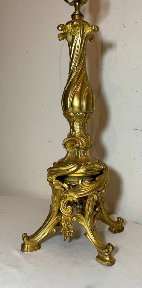 large antique ornate solid dore bronze French Rococo electric table lamp light - Image 4 of 4