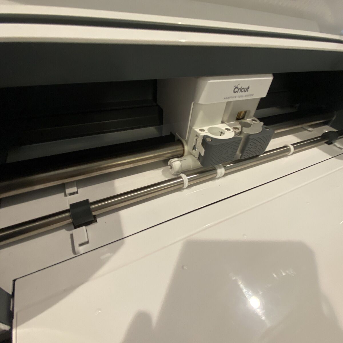 Cricut CXPL301 Maker Ultimate Smart Cutting Machine Pale Cricut CXPL301 Maker Ultimate Smart Cutting Machine Pale