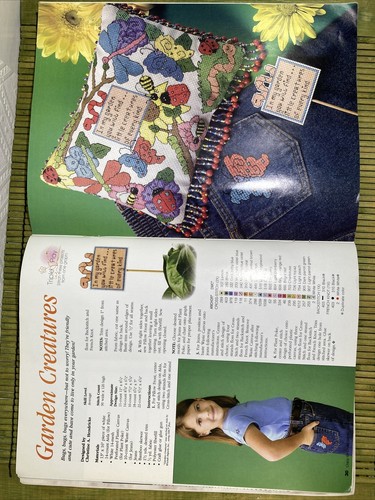 Revista Crazy for Cross Stitch marzo 2003 Garden Creatures campanas de Navidad - Imagen 6 de 12