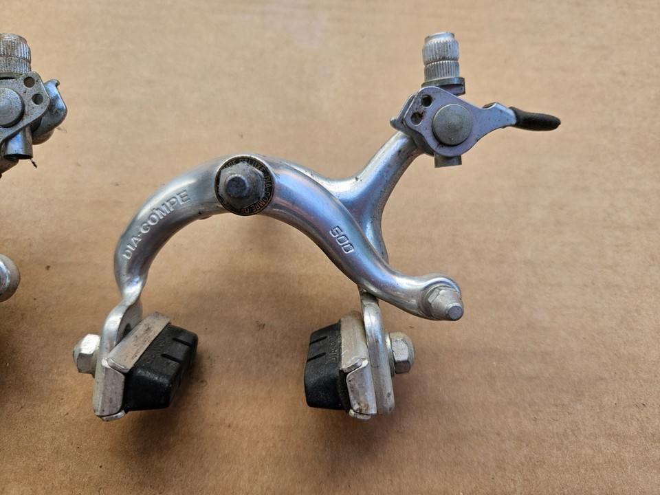 Étrier de frein avant droit pour VOLKSWAGEN Combi Bay Window (1973-1979